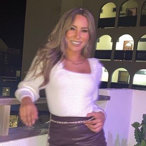 Meet your Posher, Agnes gabriela